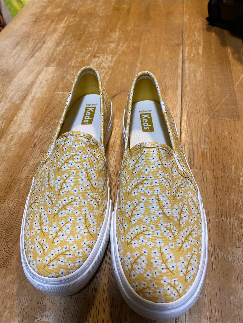 Beautiful Keds Yellow Floral Slip-On Sneakers for Women size 9
